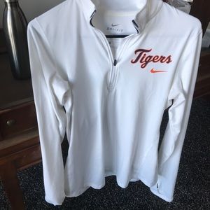 Dry fit Nike quarter zip